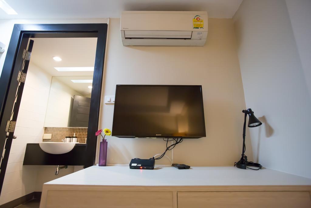 Snooze Hotel Thonglor Bangkok Esterno foto