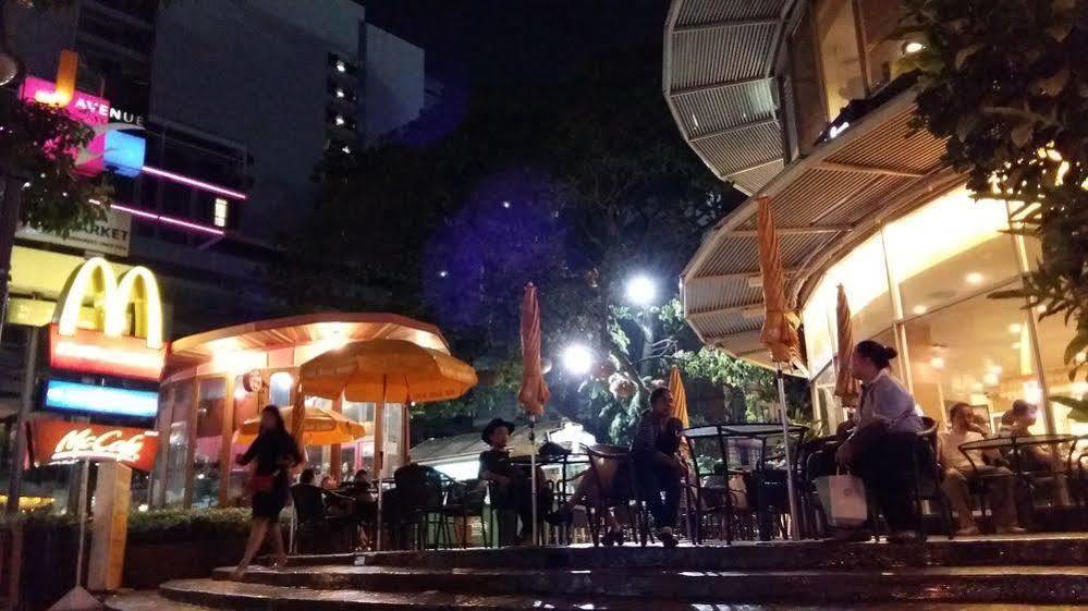 Snooze Hotel Thonglor Bangkok Esterno foto