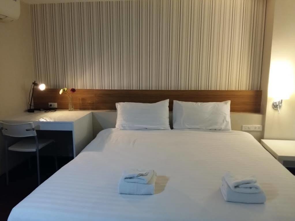 Snooze Hotel Thonglor Bangkok Esterno foto