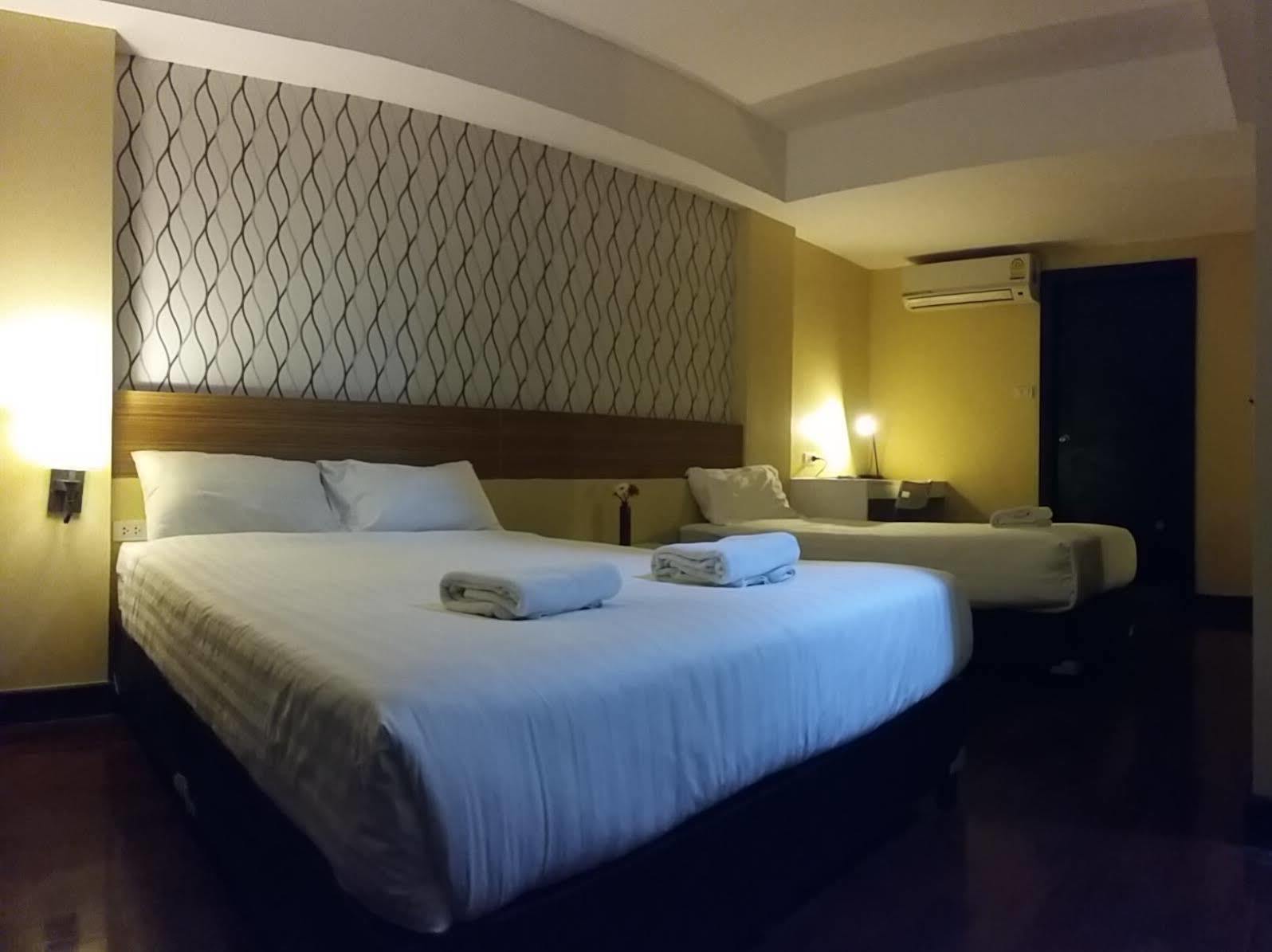 Snooze Hotel Thonglor Bangkok Esterno foto